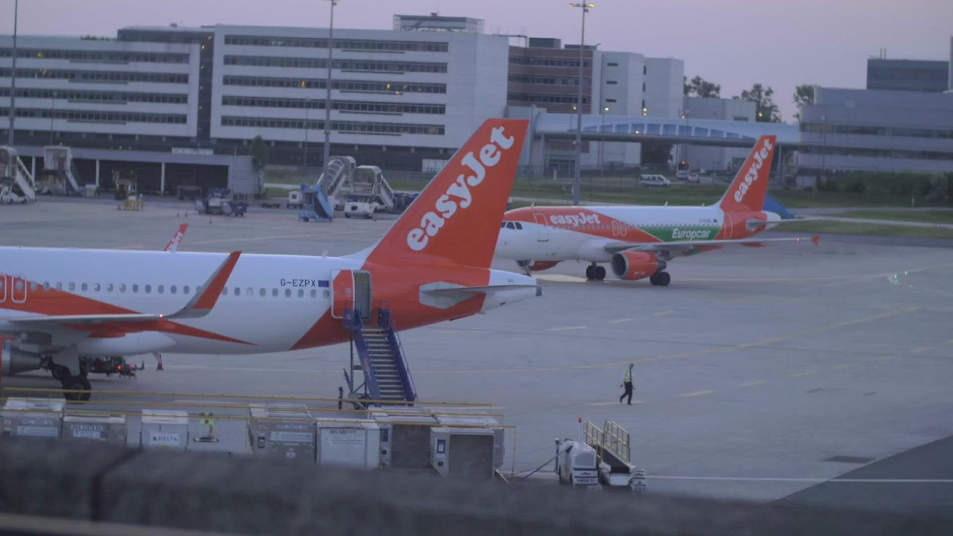 easyjet airline luggage claims