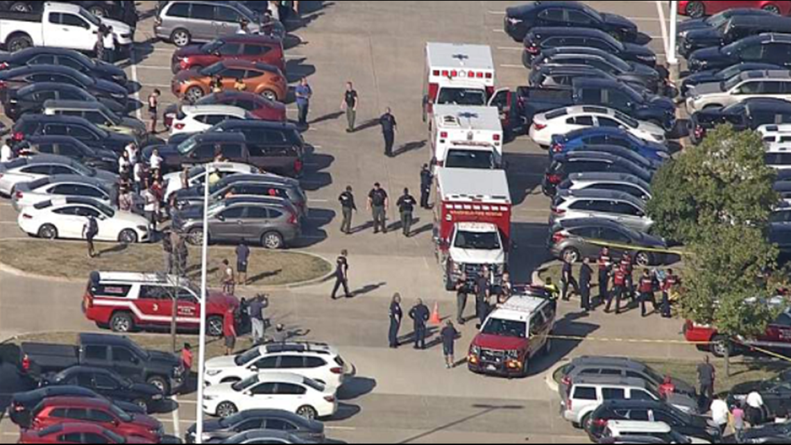 Timberview High School shooting: 4 hurt, suspect ongoing - Vimarsana News