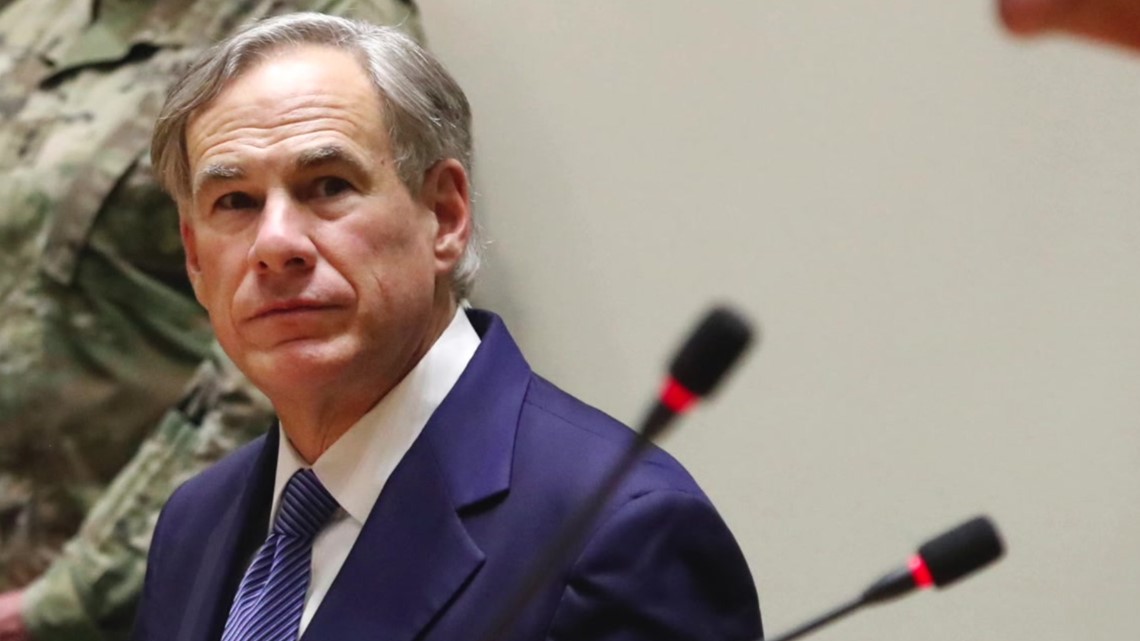 Experts: Abbott is 'not going to win' on COVID vaccine mandates - Vimarsana News