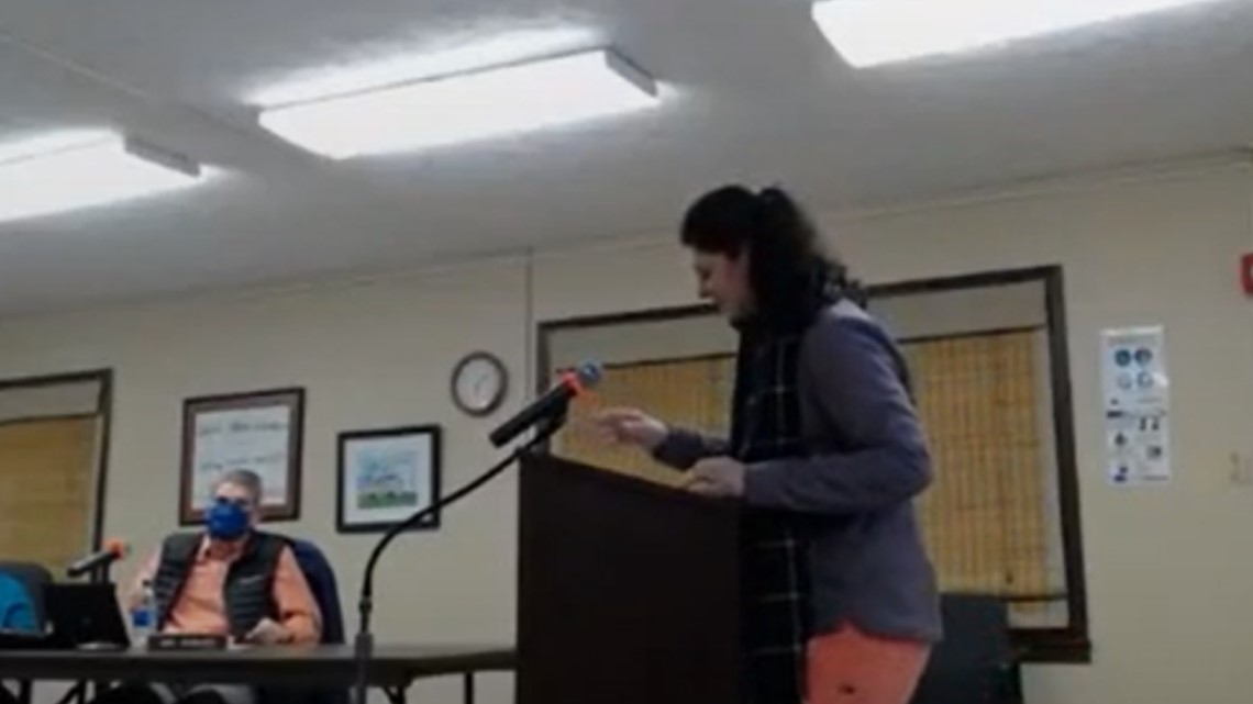 Virginia mom vow to bring guns in response to school mask mandate - Vimarsana News
